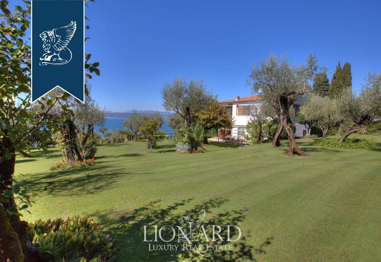 Вилла в Сирмионе, Италия, 570 м² - фото 12