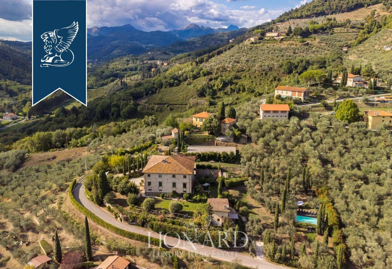 Вилла в Лукке, Италия, 1 301 м² - фото 12