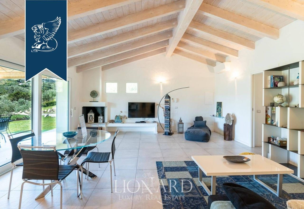 Вилла в Ольбии, Италия, 200 м² - фото 12