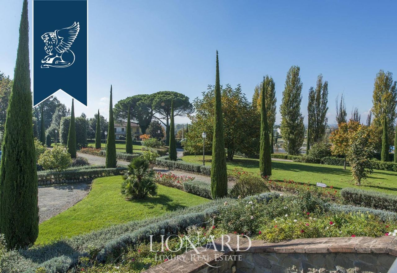 Отель, гостиница в Кортоне, Италия, 6 000 м² - фото 12