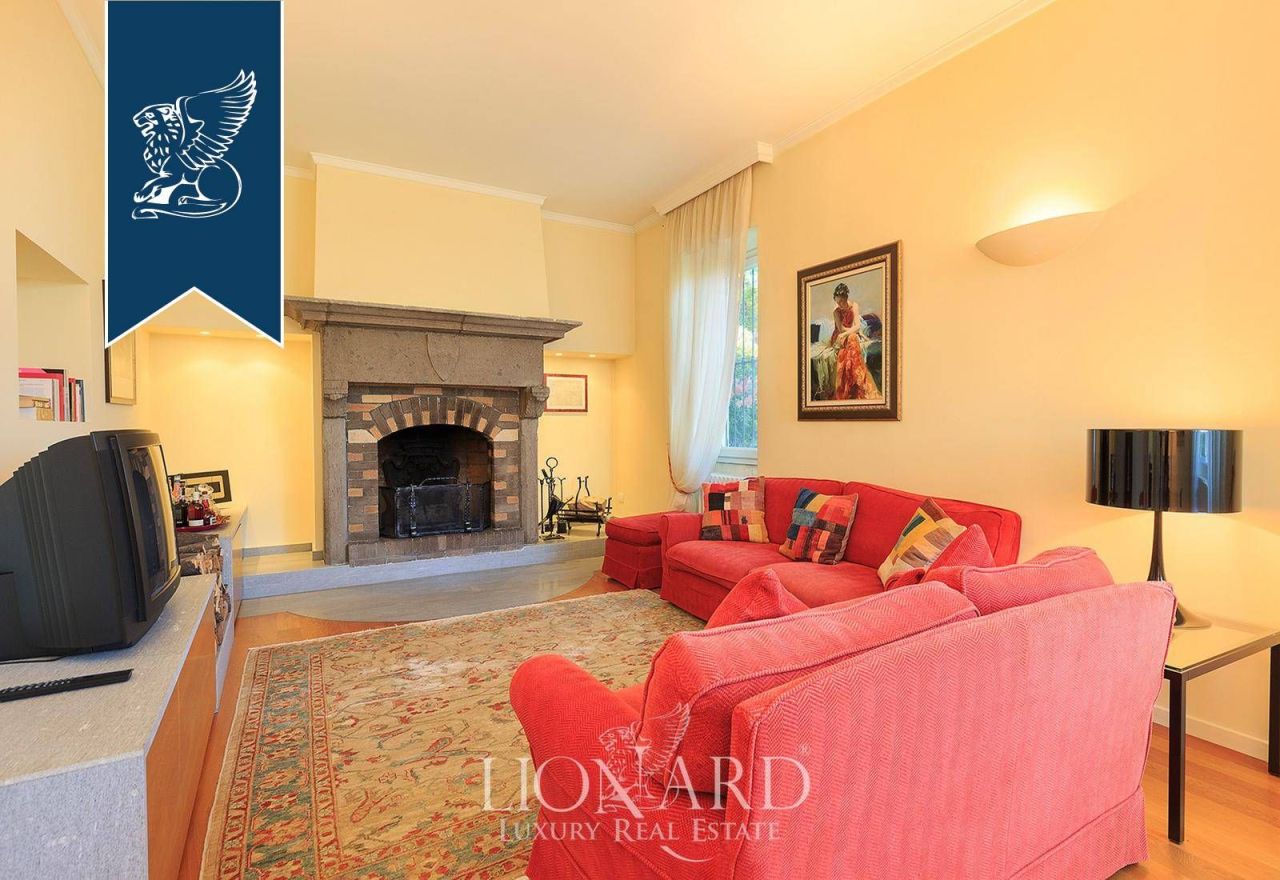 Вилла в Ароне, Италия, 1 000 м² - фото 12