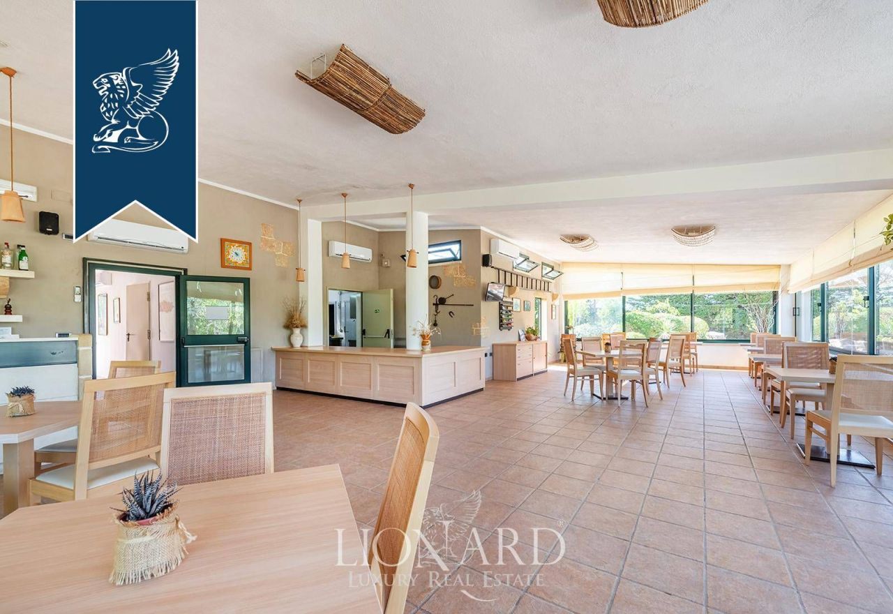 Ферма в Лечче, Италия, 1 000 м² - фото 12