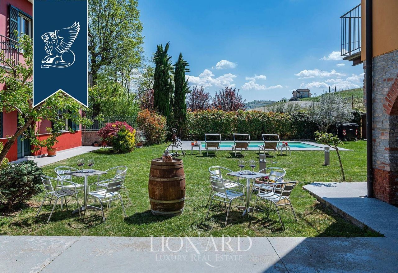 Ферма в Асти, Италия, 1 000 м² - фото 12