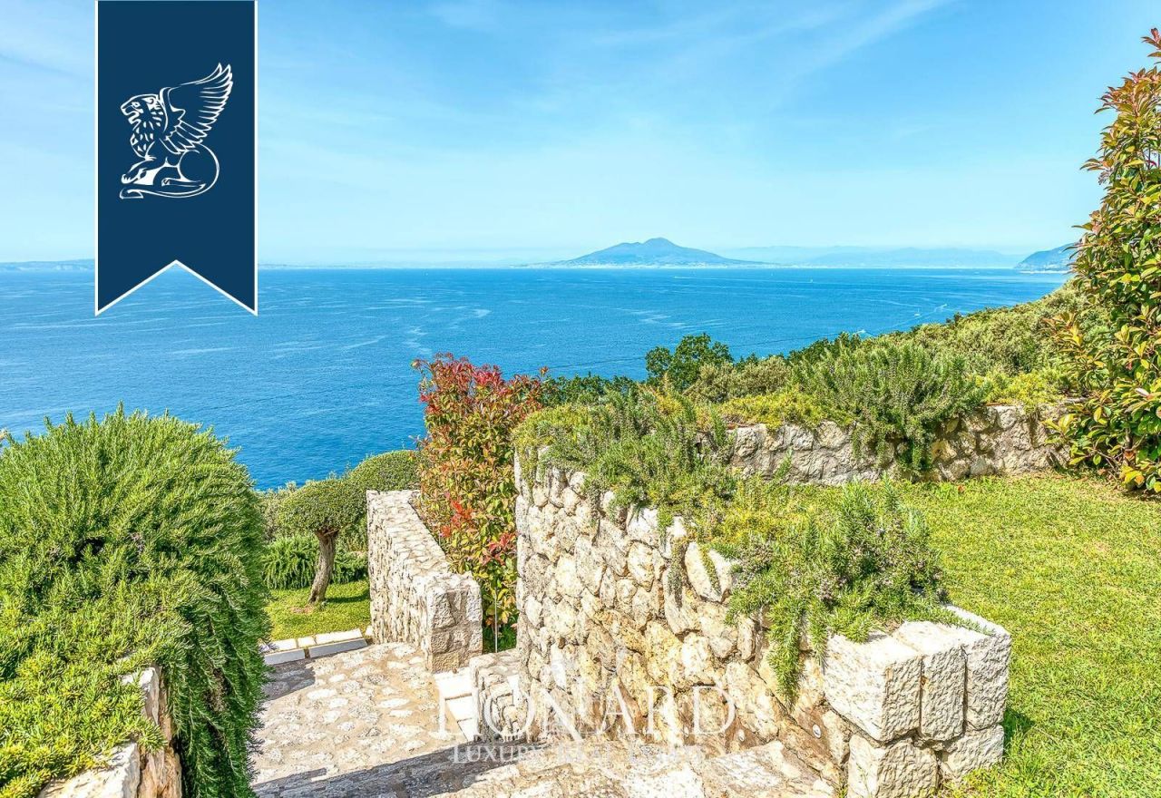 Вилла в Неаполе, Италия, 360 м² - фото 12