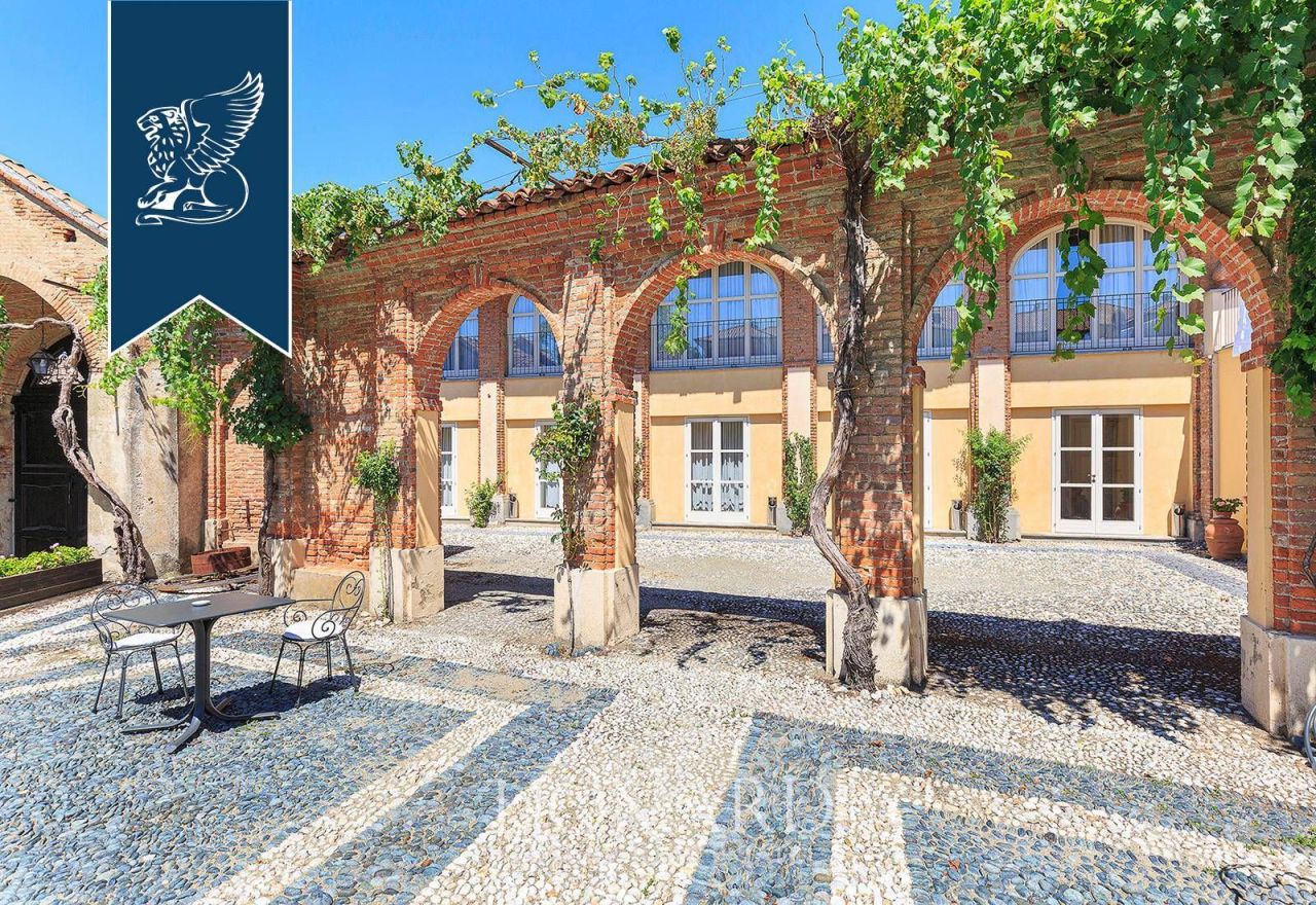 Отель, гостиница в Турине, Италия, 3 500 м² - фото 12