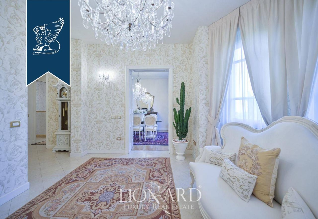 Вилла в Брешии, Италия, 400 м² - фото 12