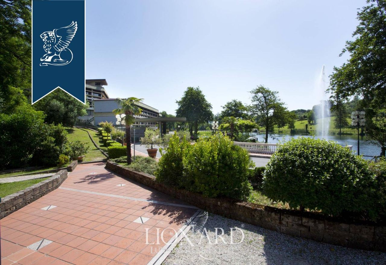 Отель, гостиница в Пистое, Италия, 2 730 м² - фото 12