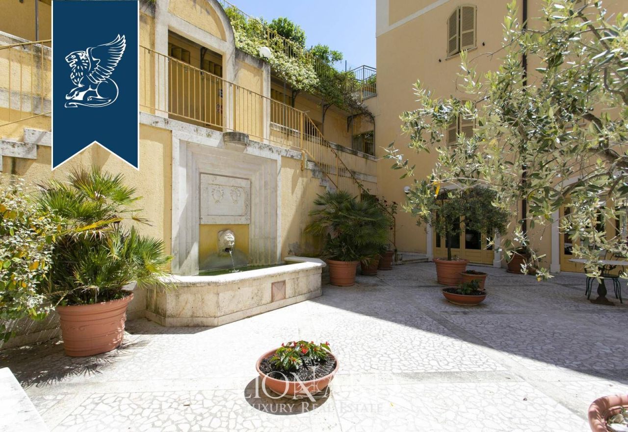 Отель, гостиница в Сполето, Италия, 3 110 м² - фото 12