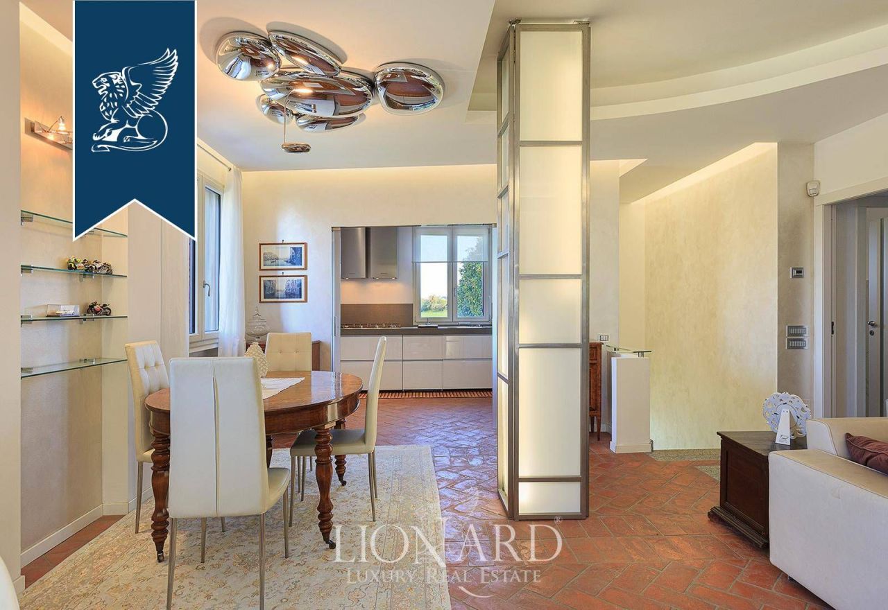 Вилла в Милане, Италия, 300 м² - фото 13