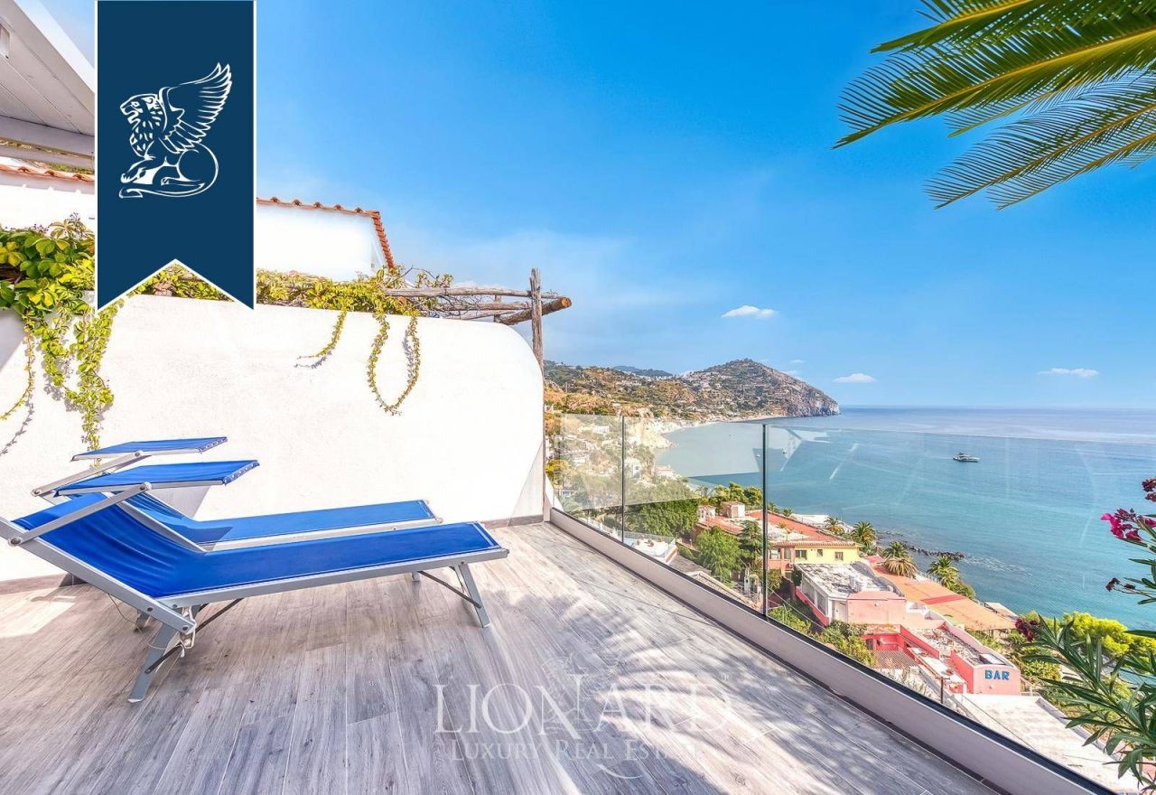 Отель, гостиница в Неаполе, Италия, 400 м² - фото 14