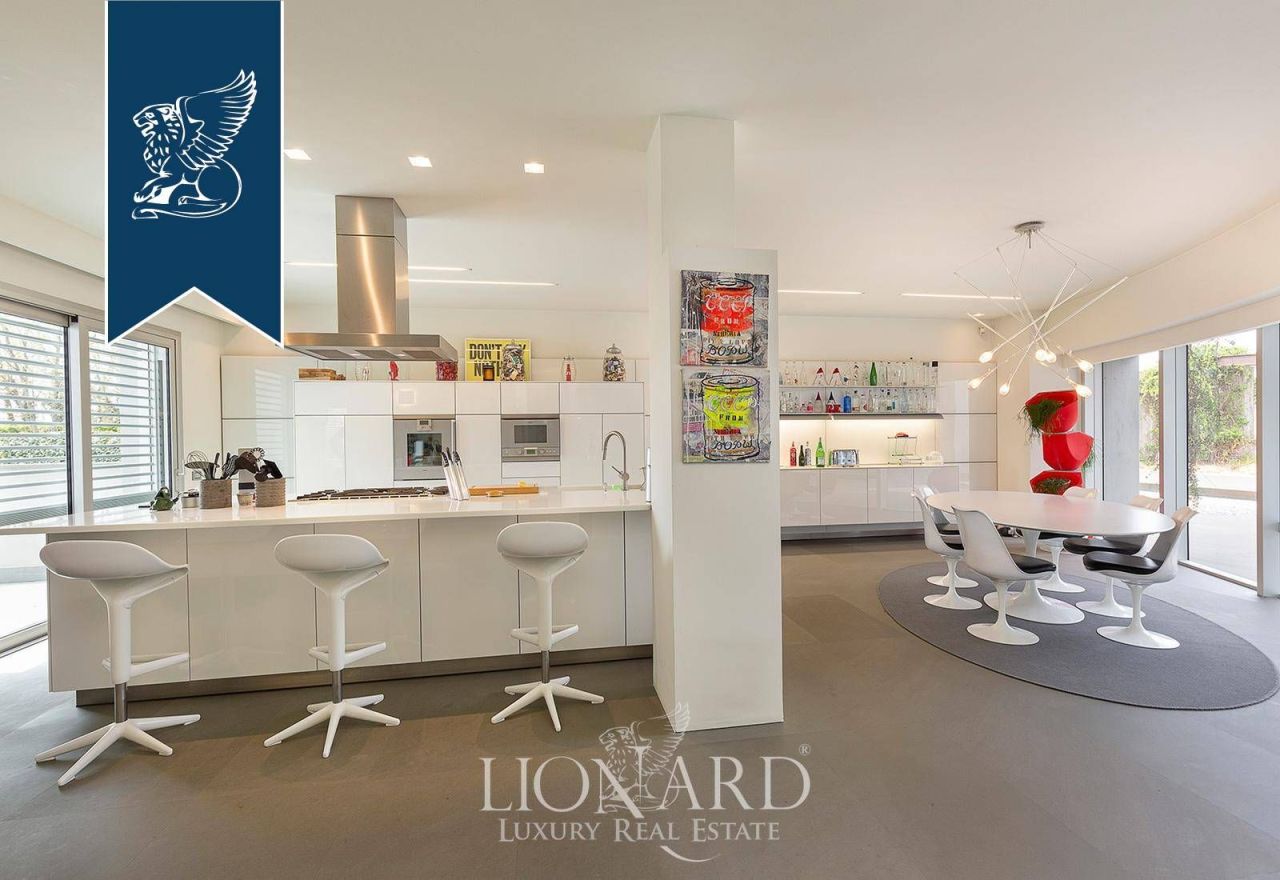 Вилла в Бергамо, Италия, 1 000 м² - фото 14