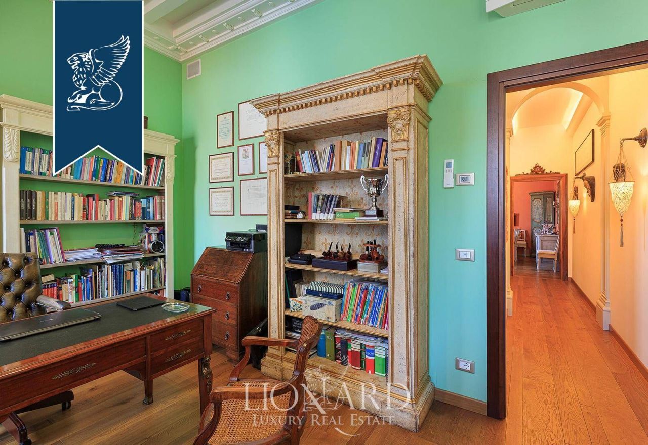 Апартаменты в Венеции, Италия, 310 м² - фото 14