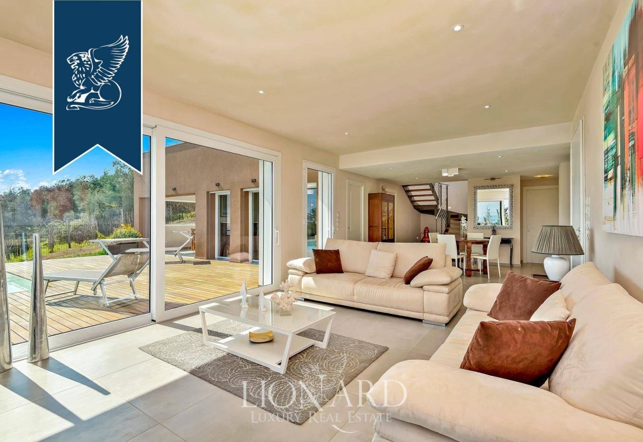 Вилла в Массарозе, Италия, 250 м² - фото 14