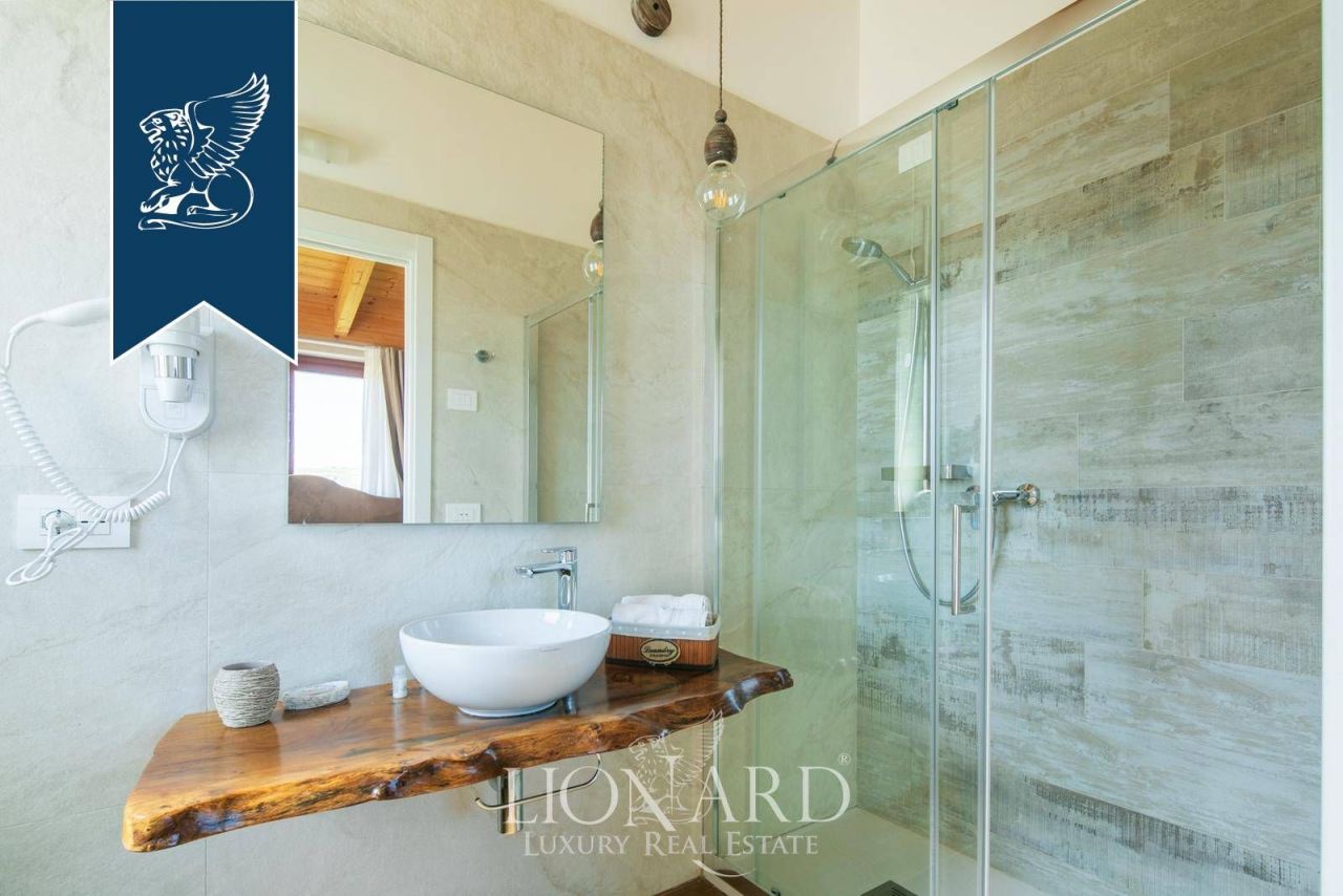 Ферма в Асколи Пичено, Италия, 400 м² - фото 14