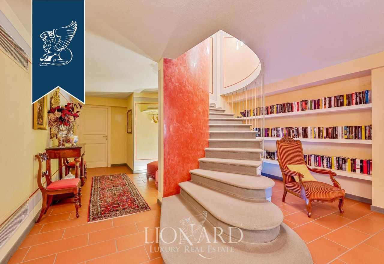 Вилла в Капаннори, Италия, 600 м² - фото 14