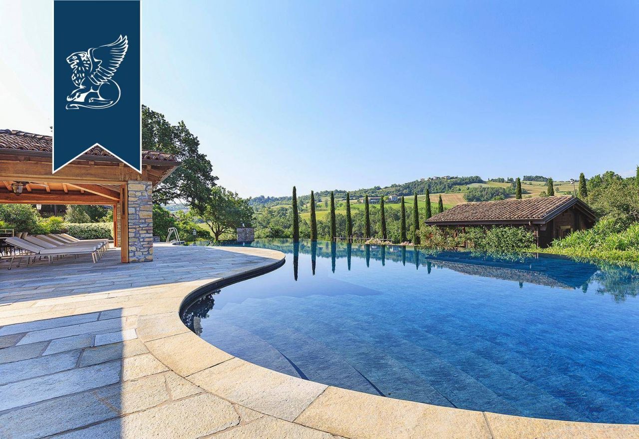 Замок в Пьяченце, Италия, 2 785 м² - фото 14