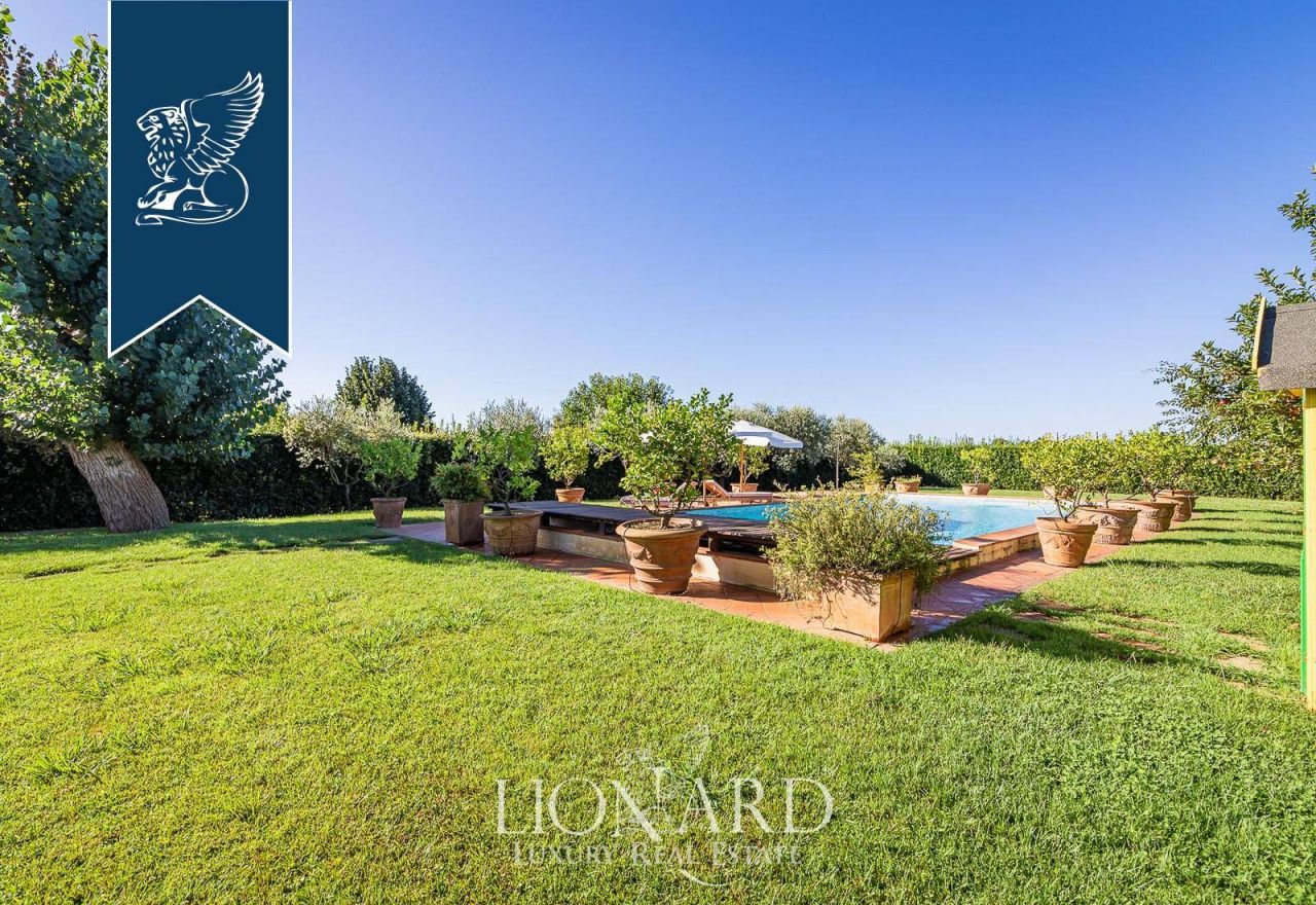 Вилла в Массарозе, Италия, 478 м² - фото 14