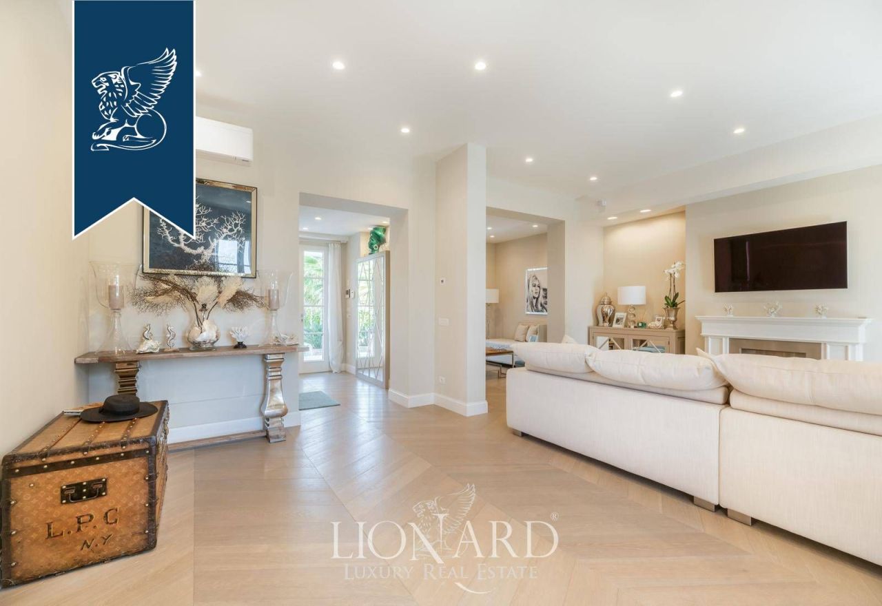 Вилла в Пьетрасанте, Италия, 350 м² - фото 14