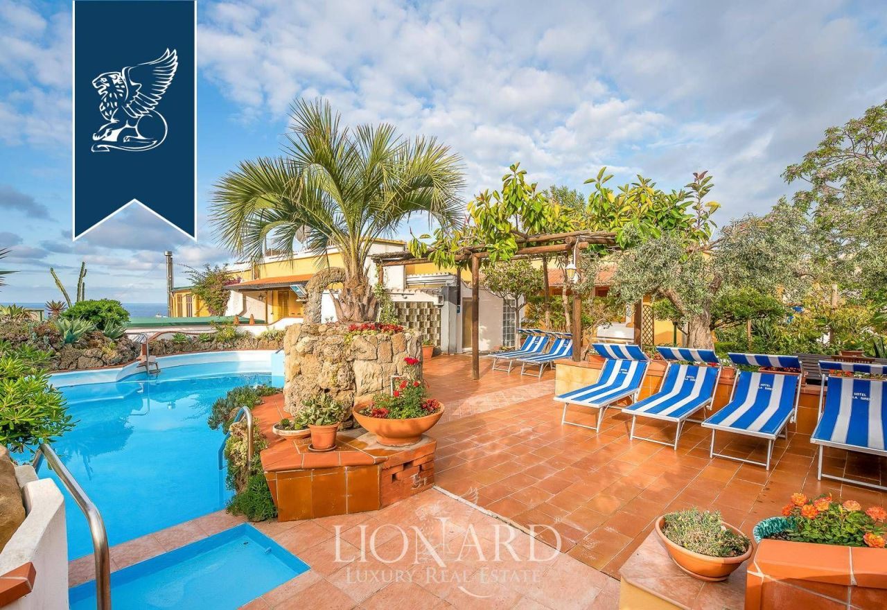 Отель, гостиница в Неаполе, Италия, 1 200 м² - фото 14