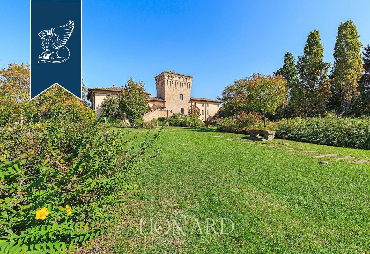 Замок в Пьяченце, Италия, 3 700 м² - фото 14