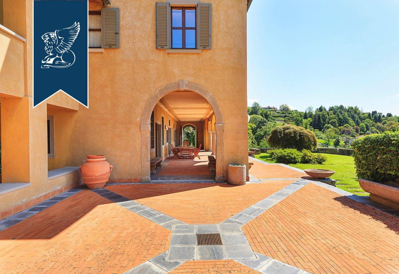 Вилла в Бергамо, Италия, 1 500 м² - фото 14