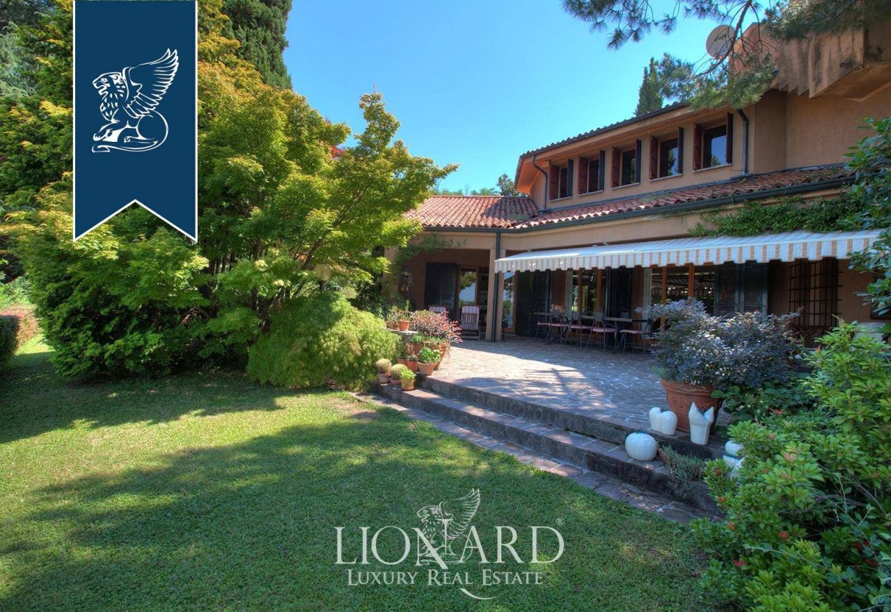 Вилла в Лекко, Италия, 500 м² - фото 14