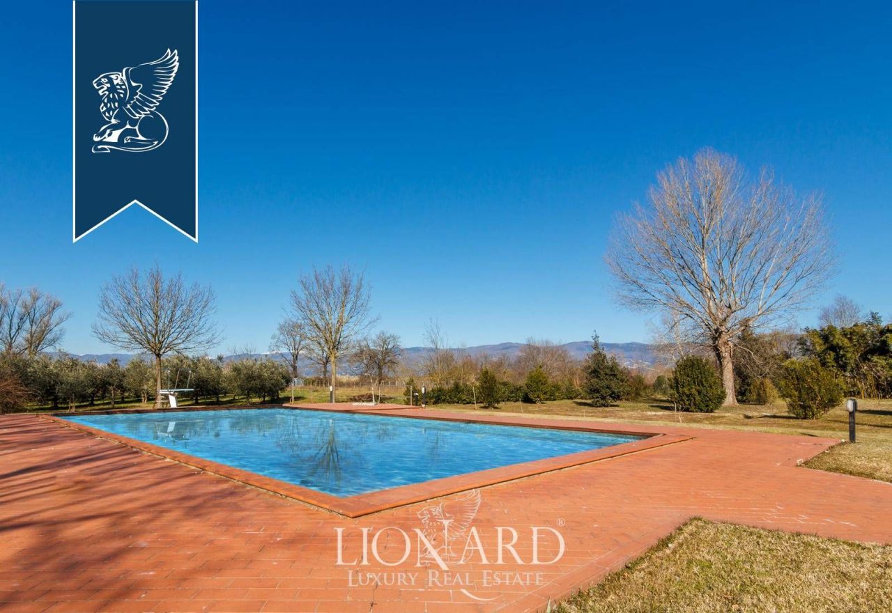 Ферма в Прато, Италия, 250 м² - фото 13