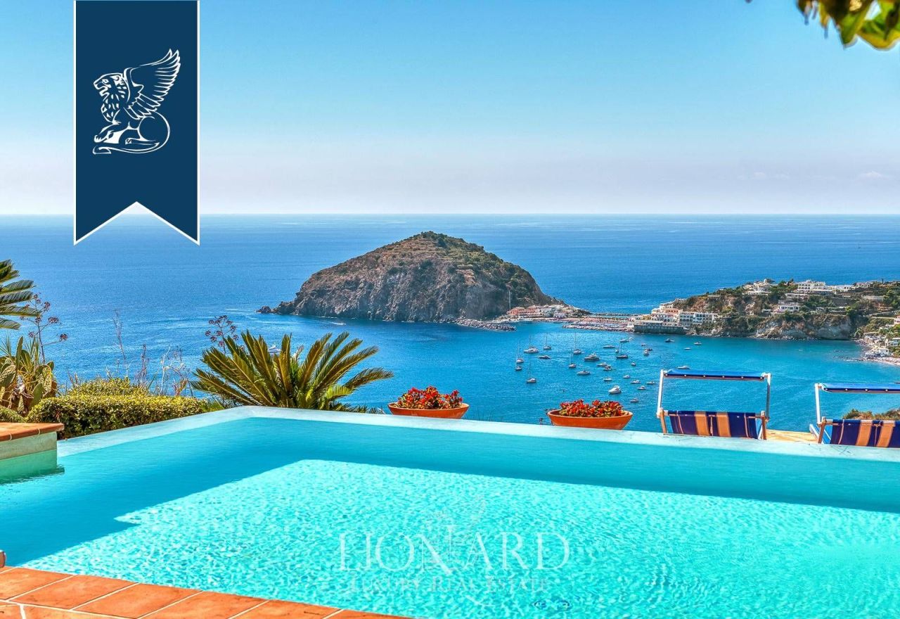 Вилла в Неаполе, Италия, 250 м² - фото 13