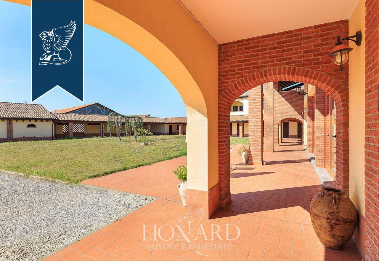 Вилла в Милане, Италия, 3 001 м² - фото 13