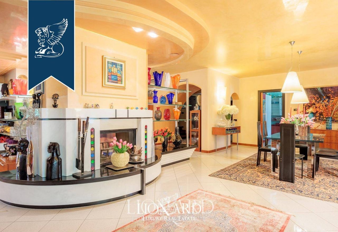 Вилла в Венеции, Италия, 680 м² - фото 13