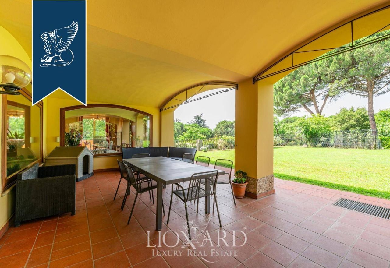 Вилла в Карате-Брианце, Италия, 850 м² - фото 13