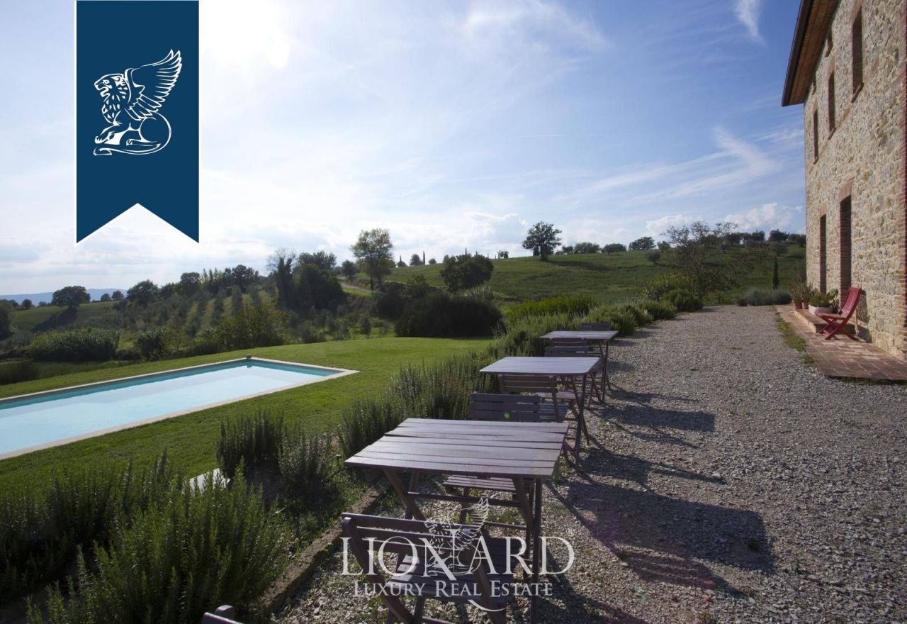 Ферма в Монтегаббьоне, Италия, 1 000 м² - фото 13