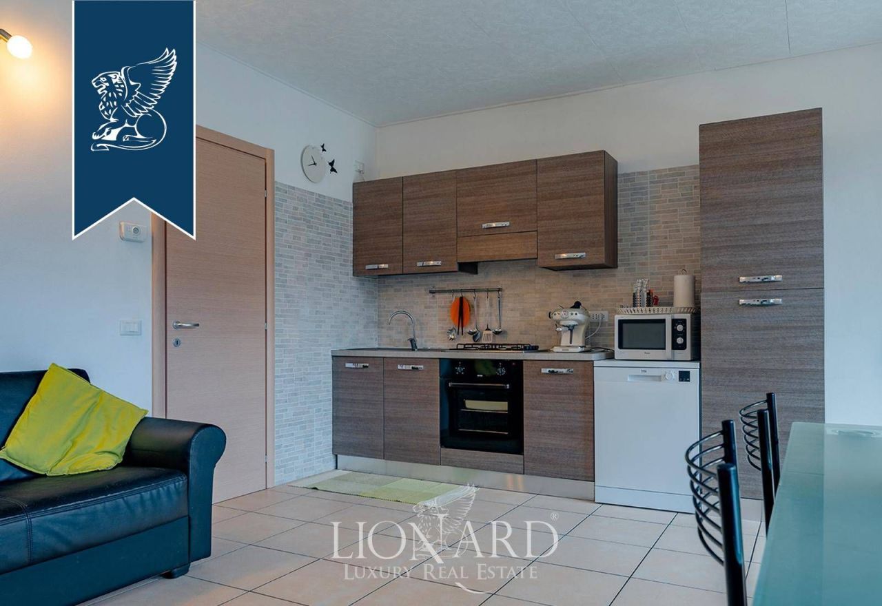 Вилла в Оливето-Ларио, Италия, 265 м² - фото 13