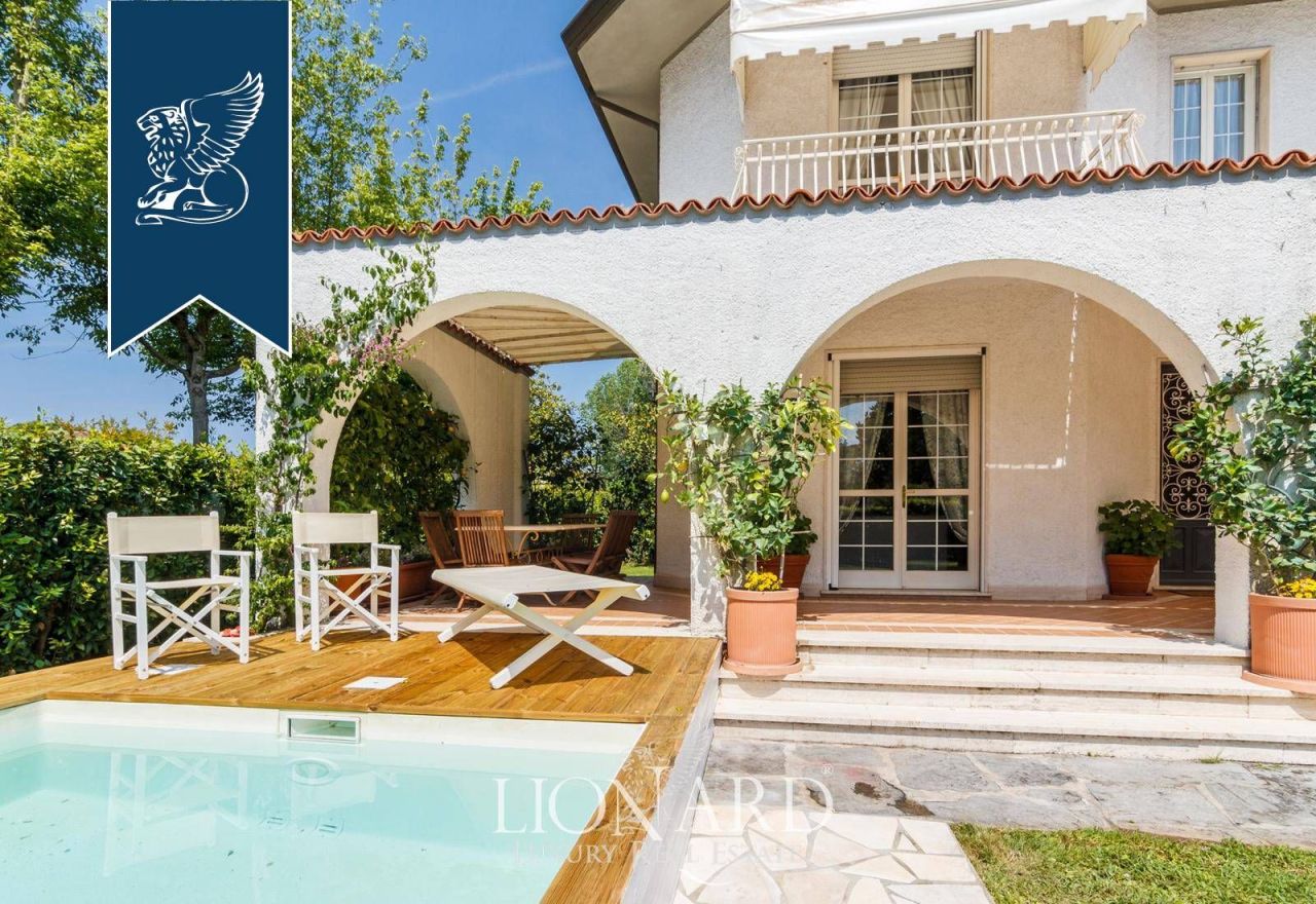 Вилла в Форте деи Марми, Италия, 216 м² - фото 13