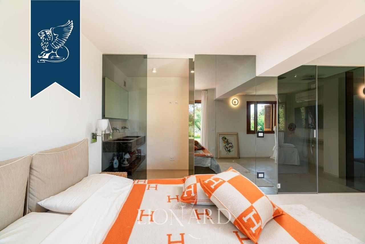 Вилла в Ольбии, Италия, 340 м² - фото 15