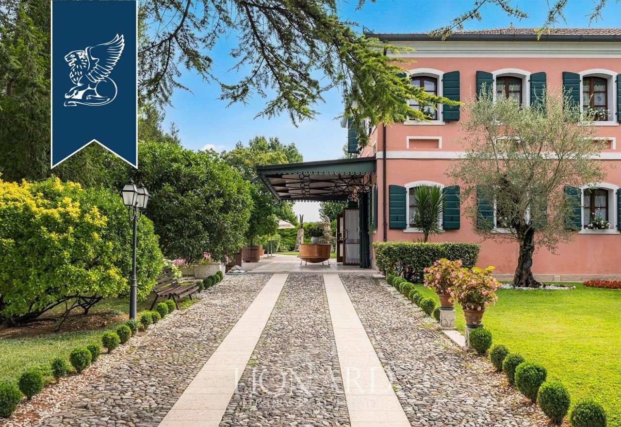 Вилла в Порденоне, Италия, 2 300 м² - фото 15