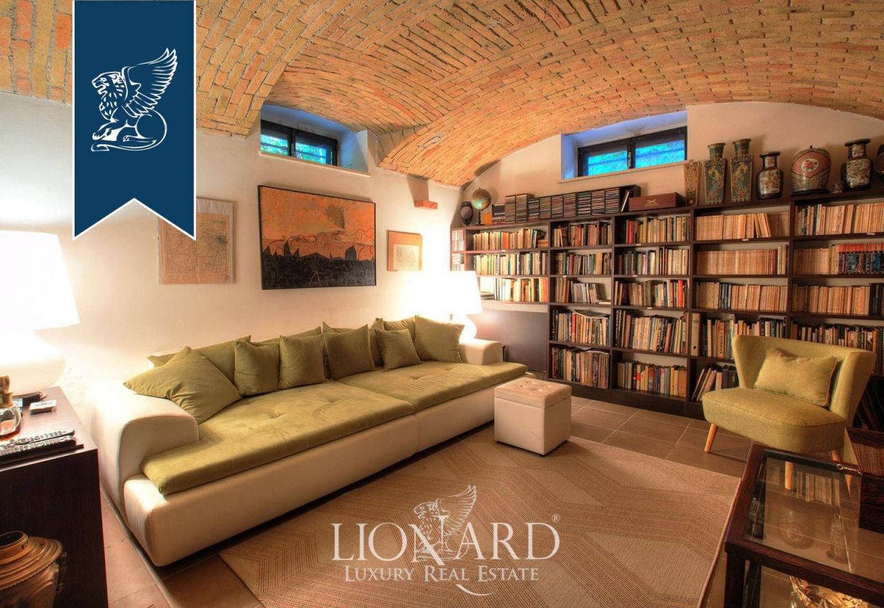 Вилла в Павии, Италия, 550 м² - фото 15