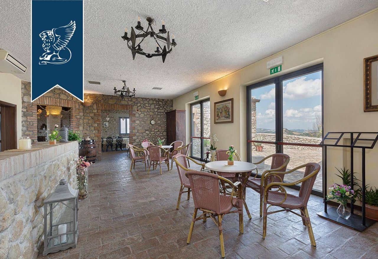 Замок в Римини, Италия, 3 000 м² - фото 15