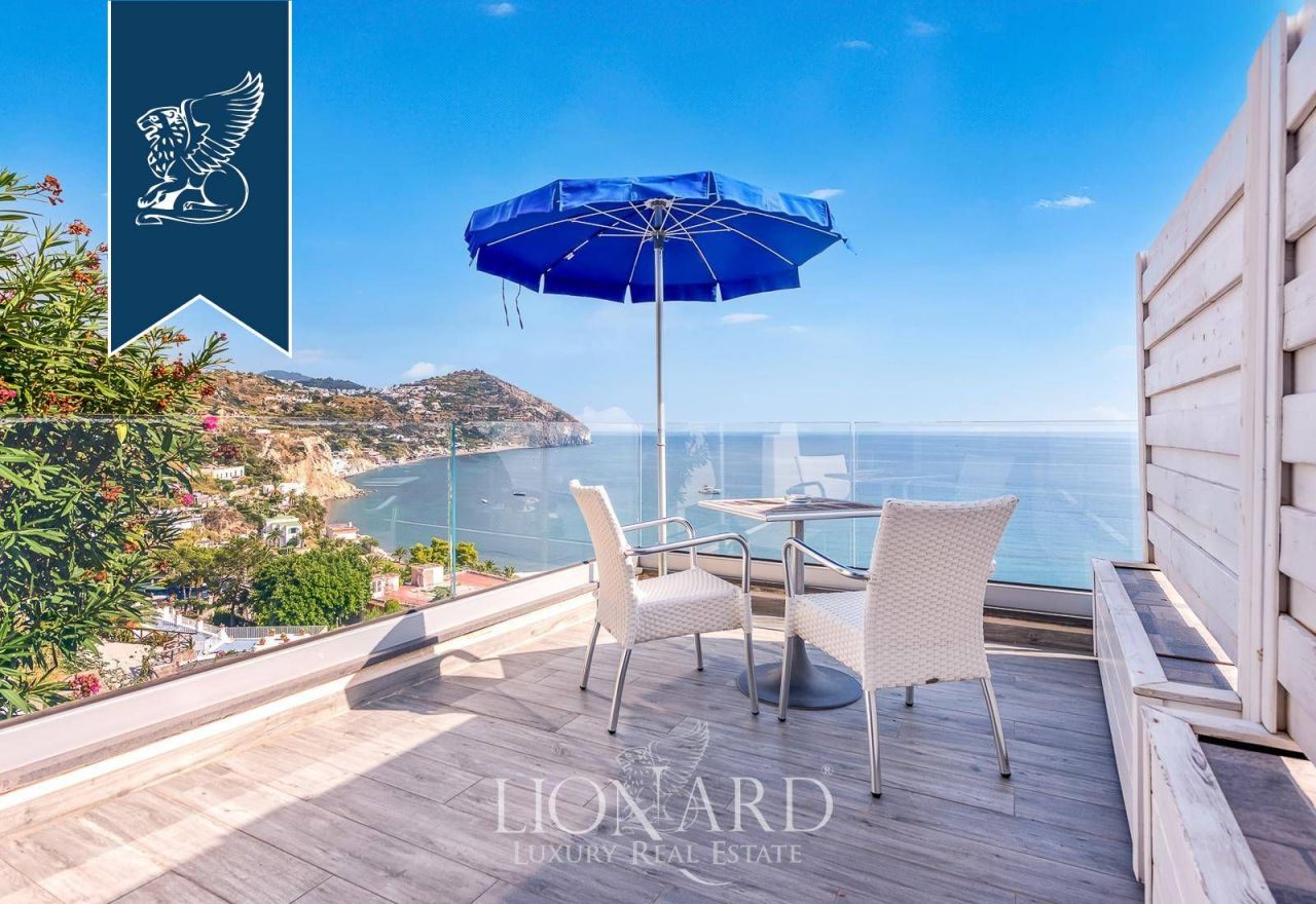 Отель, гостиница в Неаполе, Италия, 400 м² - фото 15