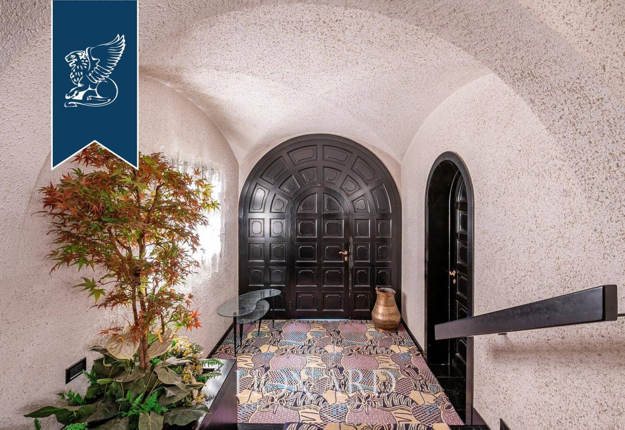 Вилла в Мерате, Италия, 500 м² - фото 15