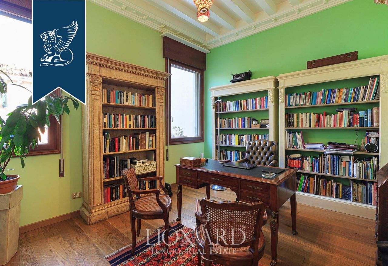 Апартаменты в Венеции, Италия, 310 м² - фото 15