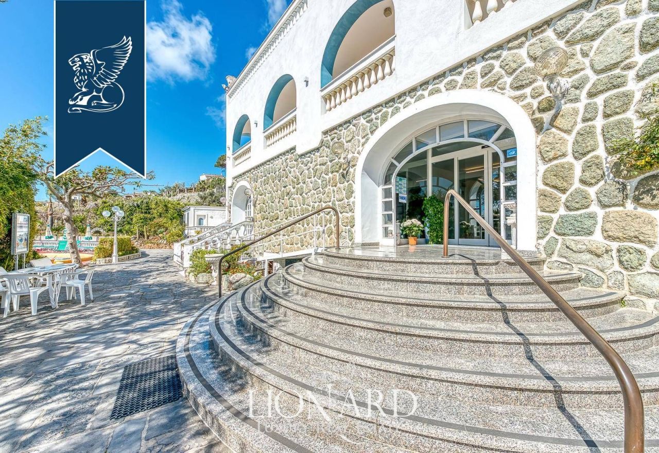 Отель, гостиница в Неаполе, Италия, 7 456 м² - фото 15