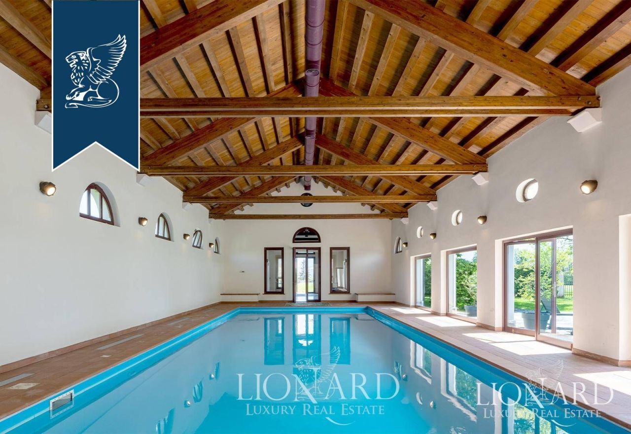 Вилла в Беллуно, Италия, 2 500 м² - фото 15