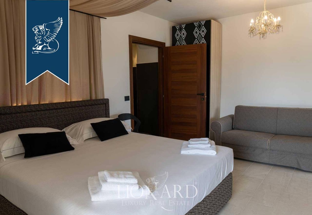 Вилла в Ольбии, Италия, 500 м² - фото 15