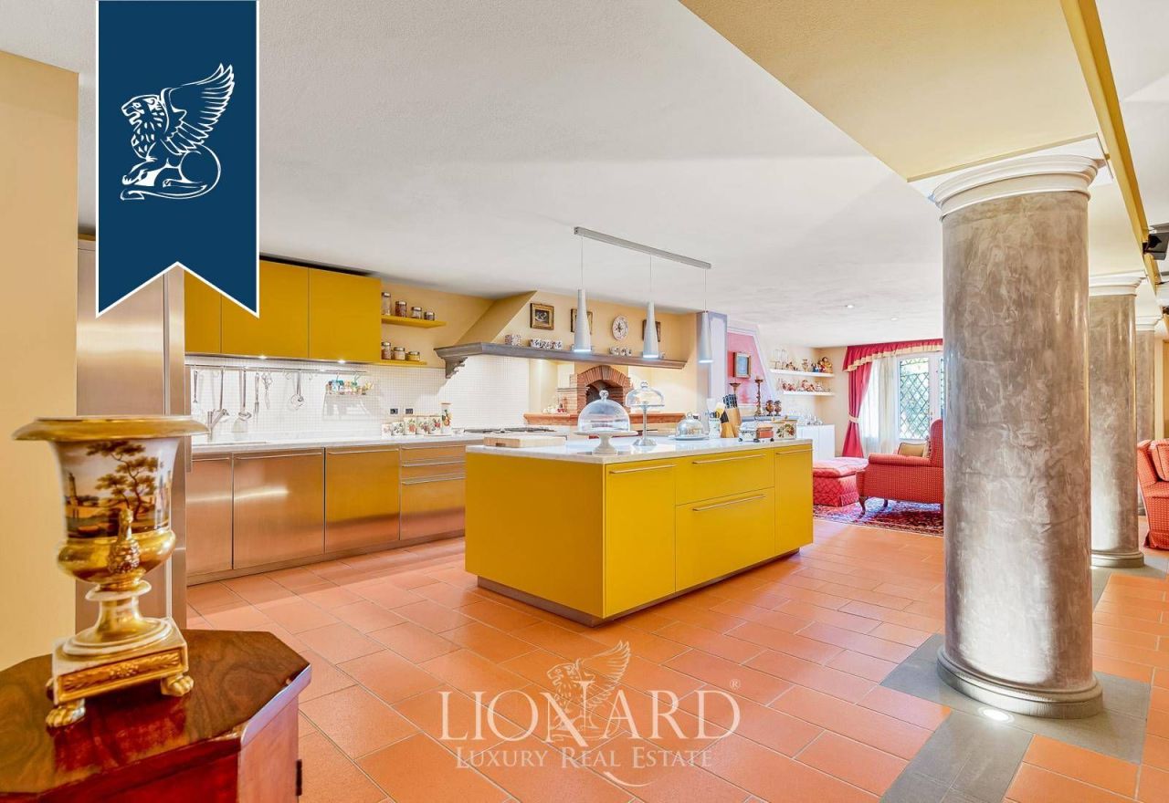 Вилла в Капаннори, Италия, 600 м² - фото 15