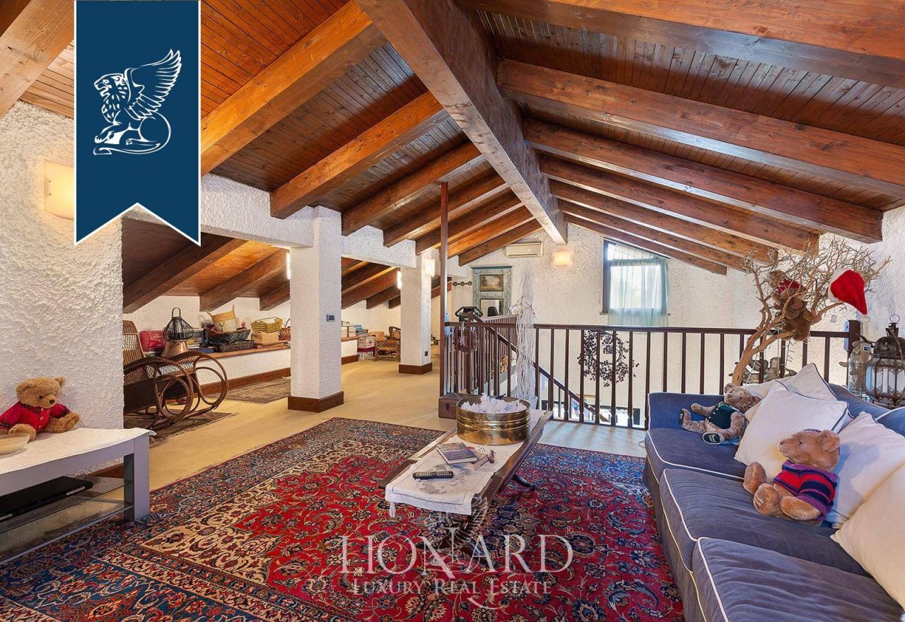 Вилла в Парабьяго, Италия, 403 м² - фото 15