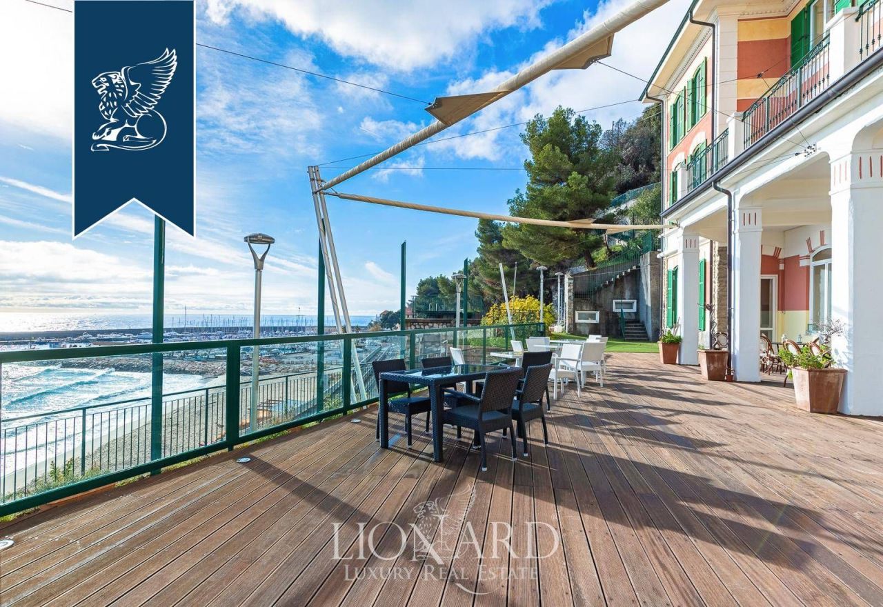 Вилла в Савоне, Италия, 4 280 м² - фото 15