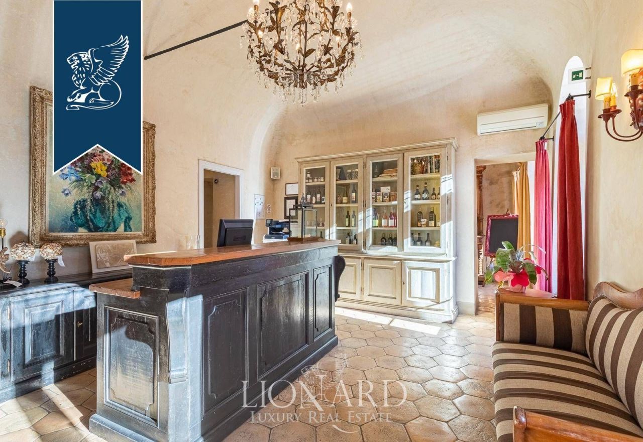 Отель, гостиница в Империи, Италия, 1 000 м² - фото 15