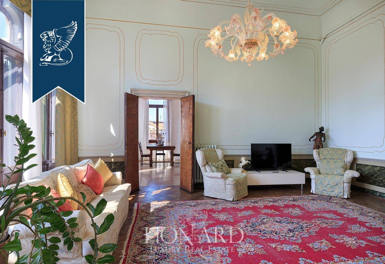 Дом в Венеции, Италия, 2 500 м² - фото 15