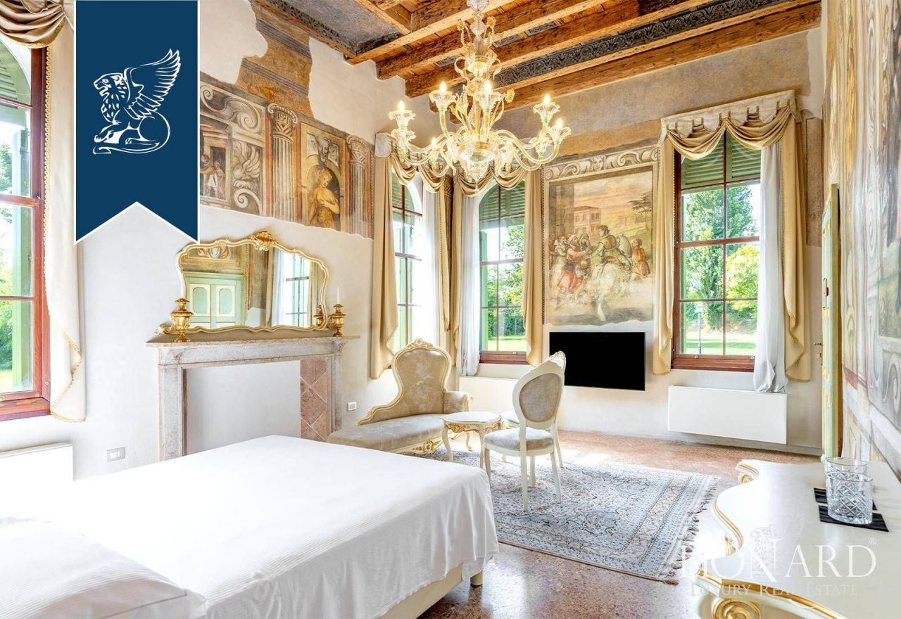 Вилла в Венеции, Италия, 1 600 м² - фото 15